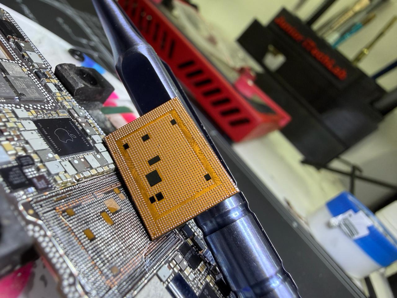 Reparo em placa de iPhone na IPX